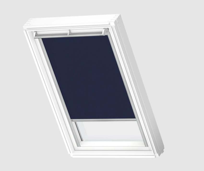 Store enrouleur Velux occultant à commande manuelle bleu foncé PK10 1100S