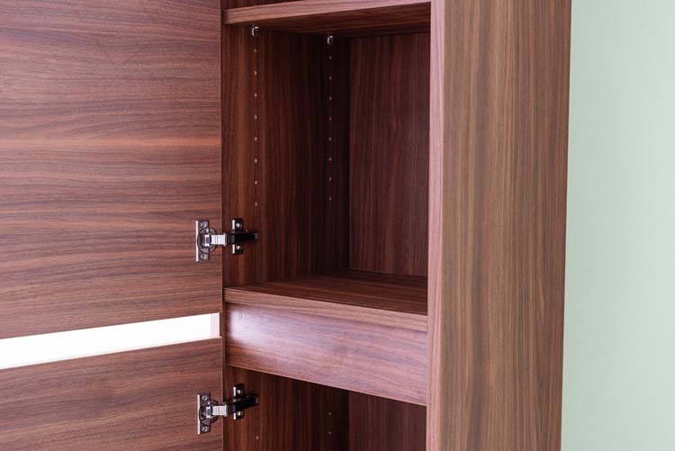 Kolomkast Dotan notelaar hangend 185x40x32cm