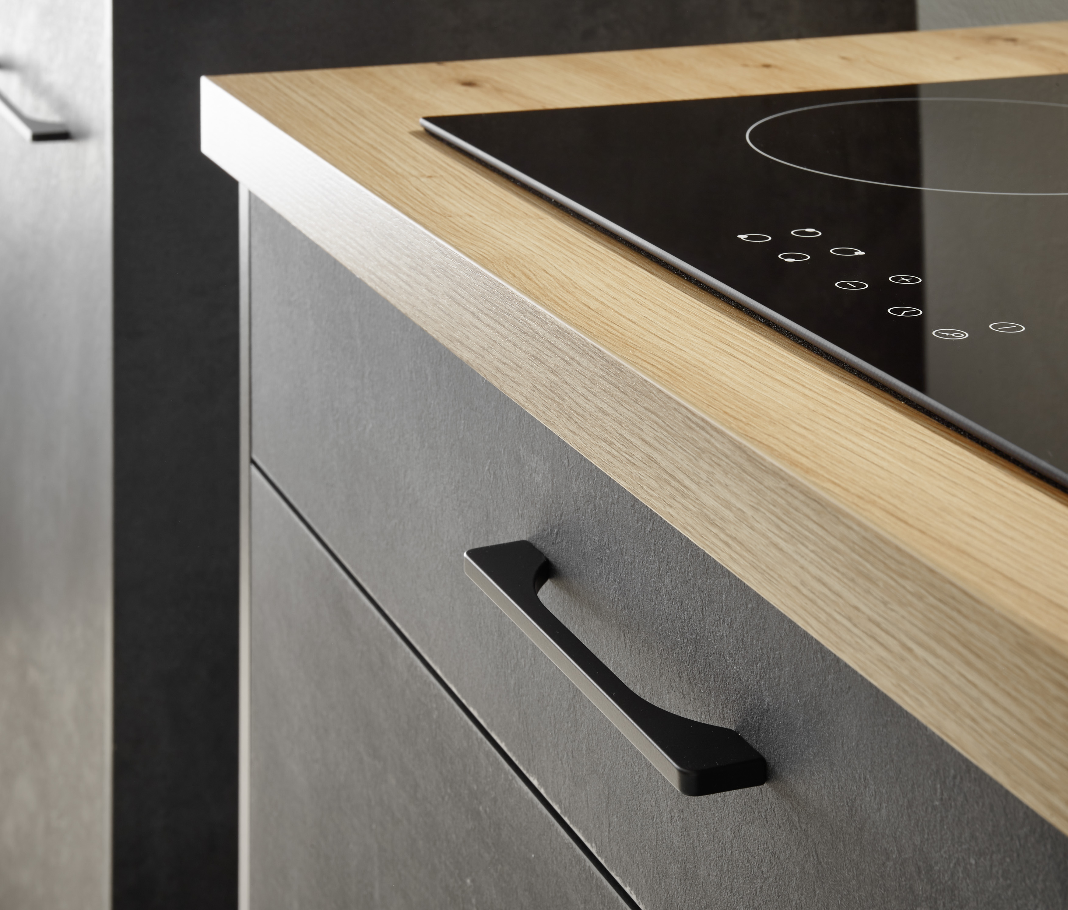 Cuisine Montréal aspect béton 326cm - avec appareils - plaque de cuisson vitrocéramique et hotte murale en inox