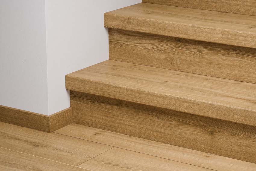 Trapcover Quick-Step geborsteld warme naturelle eik 134,1x14,3x5,9cm