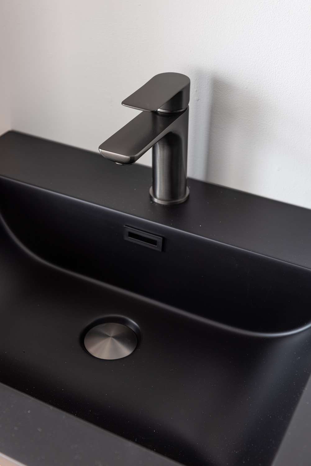 Badkamermeubel Tiago Nordic eik hangend met dubbele wastafel mat zwart 120cm
