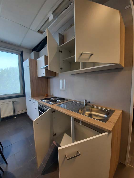 Cuisine Budget blanc/aspect bois 270cm - hotte murale en inox - sans appareils