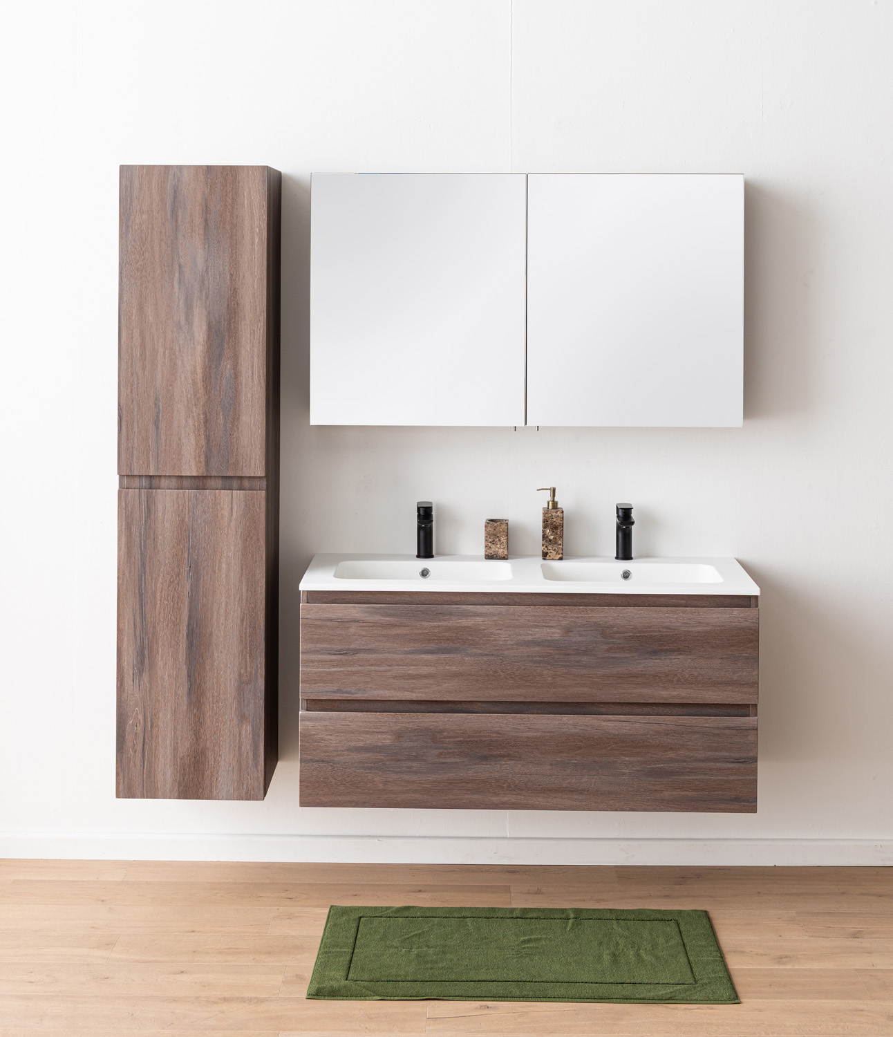 Badkamermeubel Tarik amber eik hangend met dubbele wastafel mat wit 120cm