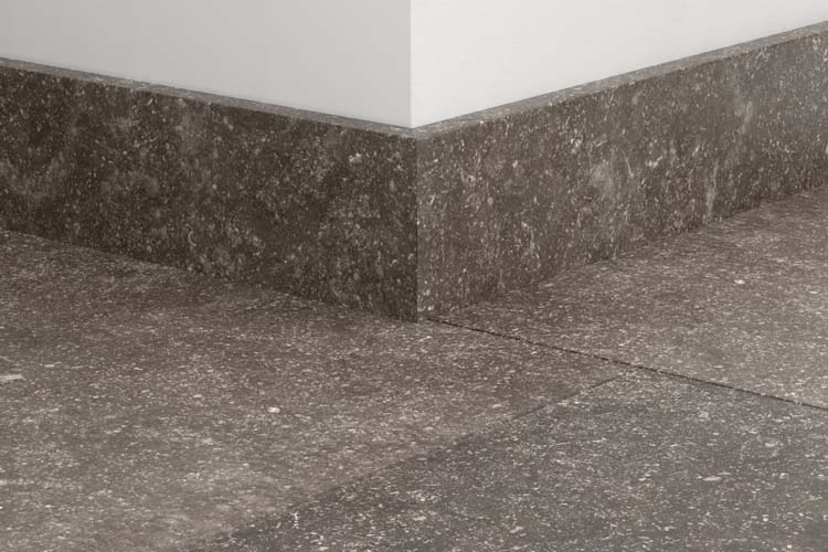 Plinthe parquet Quick-Step 14 x 77 x 2400 mm Pierre bleue fumée