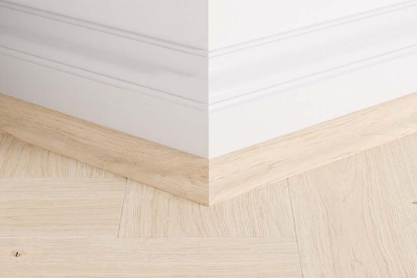 Moulure Quick-Step résistant à leau chêne gingembre 240x1,7x1,7cm