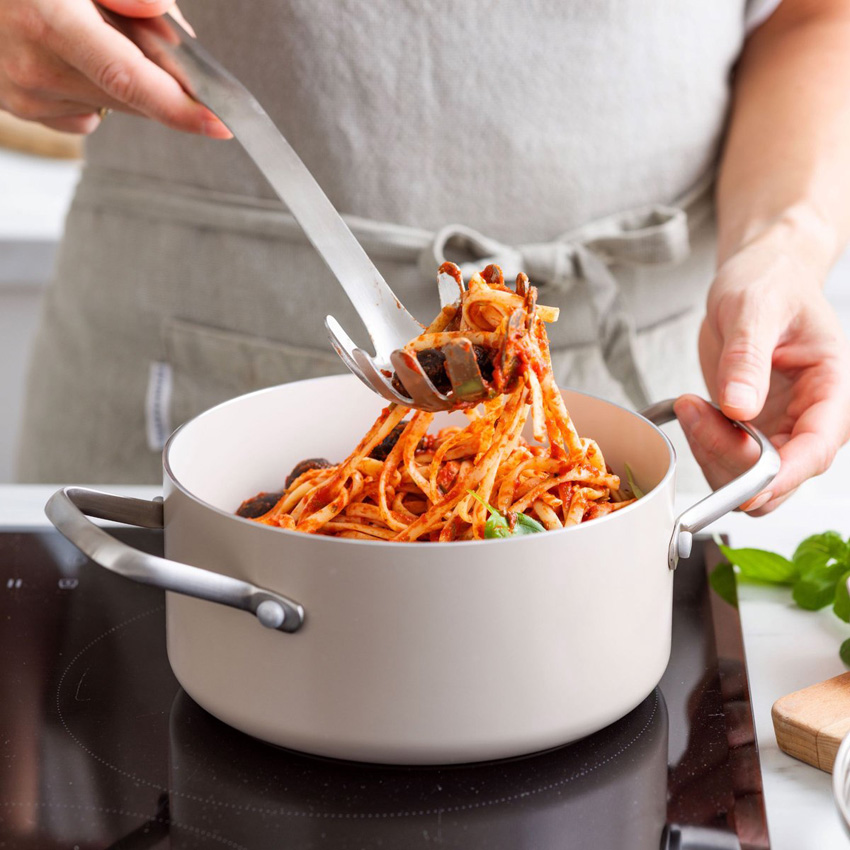 Casserole avec couvercle crème Ø18cm avec revêtement antiadhésif sans PFAS