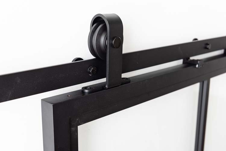 Porte coulissante simple en acier complète Tyra 6R sur mesure + rail noir