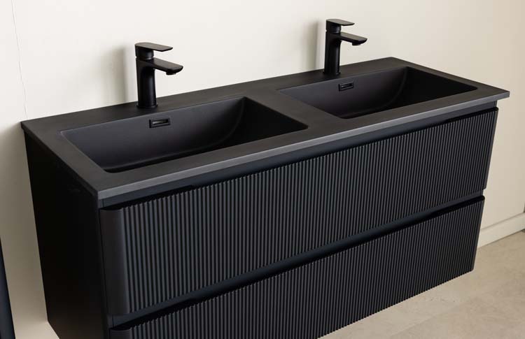 Badkamermeubel Julia mat zwart hangend met dubbele wastafel mat zwart 120cm