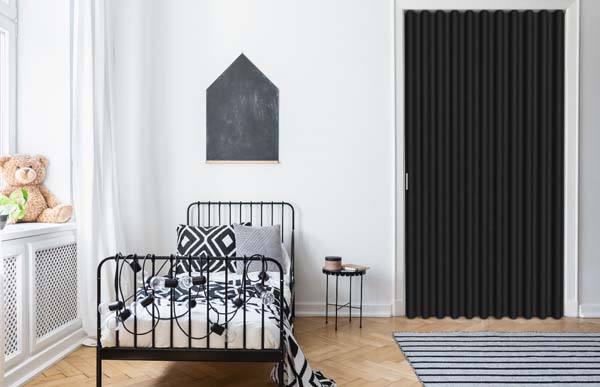 Porte pliante noir simili cuir sur mesure