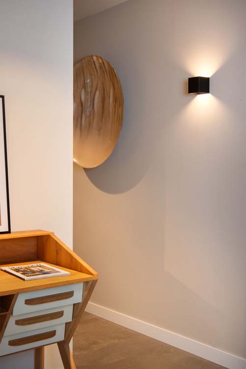 Wandlamp binnen/buiten - zwart - dimbaar - LED 1x6W - 2700K - IP54 - beweging- & dag/nacht sensor - oplaadbaar