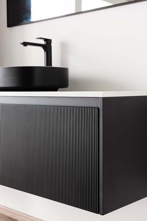 Meuble de salle de bains Windsor noir mat suspendu avec vasque à poser simple 120cm