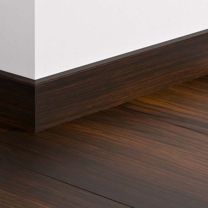 Plint Quick-Step waterbestendig gerookte eik 240x1,2x5,8cm