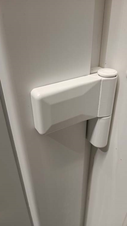 Porte extérieure pvc anti-effraction avec finition alu Varno noir sur mesure D