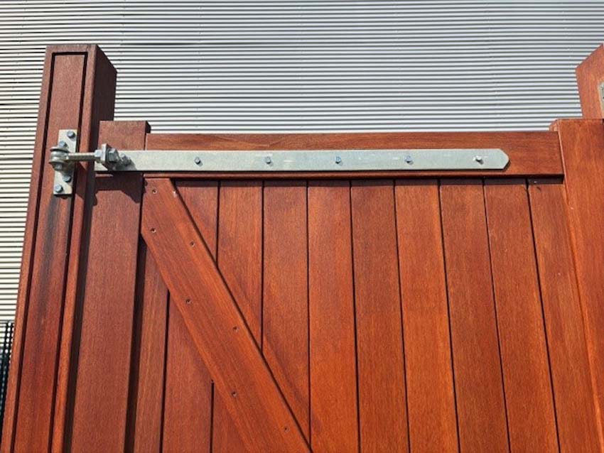 Enkele poort Bangkirai hout 100x180cm gesloten