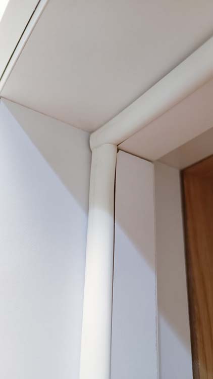 Porte intérieure complète Uran blanche 201,5x78cm alvéolaire réversible + châssis 40cm