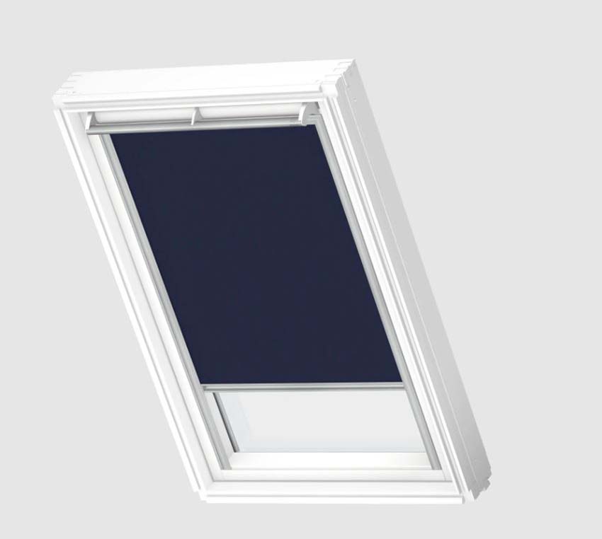 Store enrouleur Velux occultant à commande manuelle bleu foncé SK01 1100S