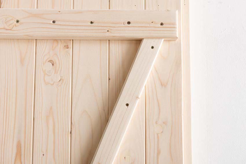 Porte extérieure bois Codru 845x2060mm poussant à droite