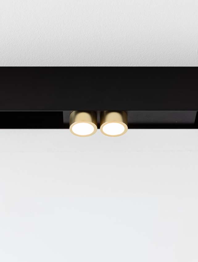 Railverlichting Béa zwart - 1,8m/2x1,2m - 3 pendels / 2 spots / 2 ringen goud / 1 module - 6x4W