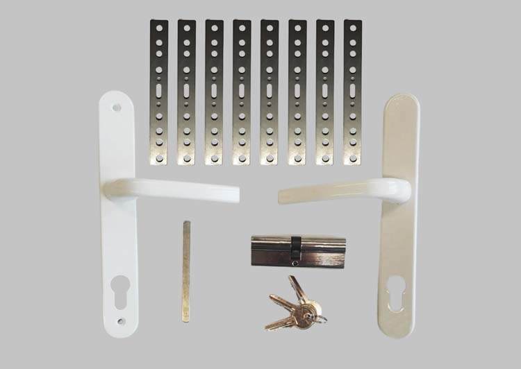 Accessoires pour les portes en PVC blanc 25x200x2mm Accessoires pour les portes en PVC blanc 25x200x2mm