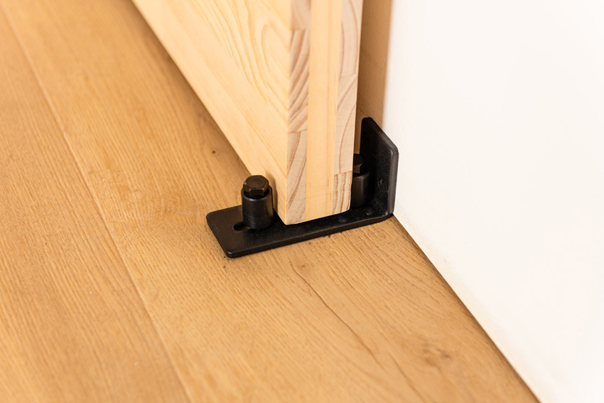 Complete enkele schuifdeur Barn Tristan 93x211,5cm + rail robust zwart + geleider muur