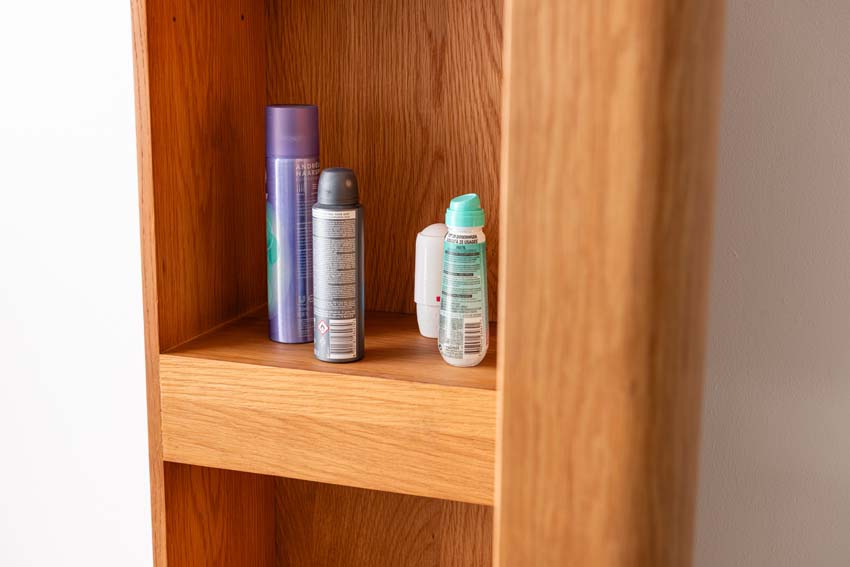 Armoire colonne Floris chêne suspendue 170x40x35cm Armoire colonne Floris chêne suspendue 170x40x35cm