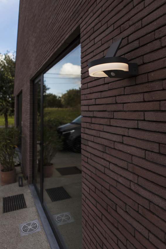 Wandlamp buiten Astra Solar - grijs - dimbaar - 12W - 3000K - IP54 - met bewegingssensor