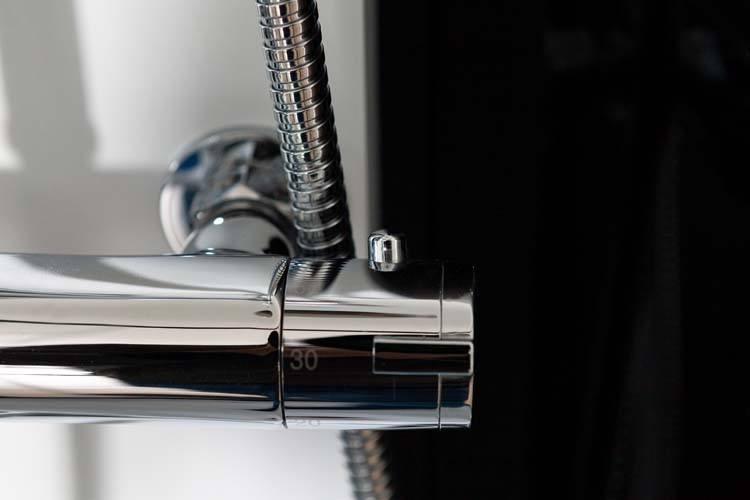 Colonne de douche Sara thermostatique Chrome