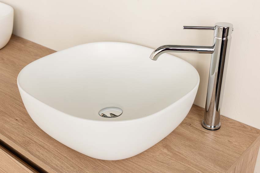Meuble de salle de bains Bella chêne suspendu avec double vasque à poser blanc mat 150cm