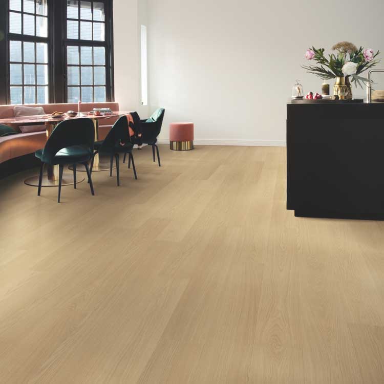 Stratifié Quick-Step Capture 9mm chêne verni beige 138x21,2cm