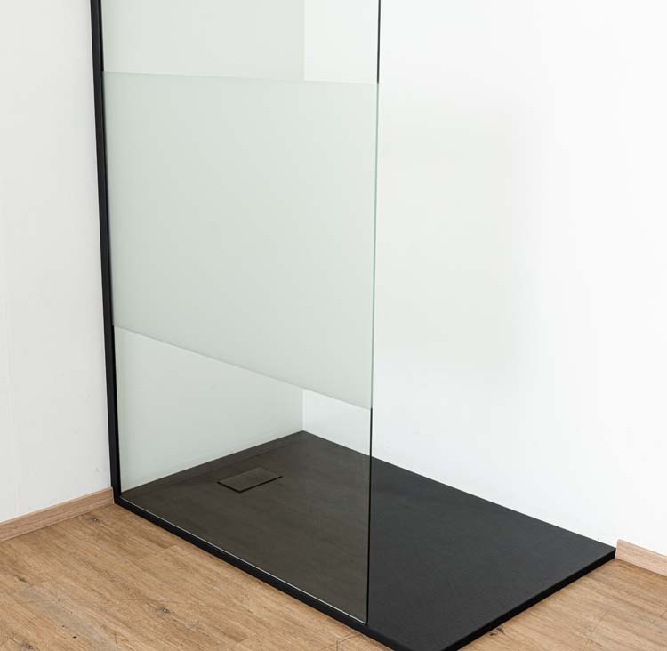 Inloopdouche Anais verzuurd glas met zwarte profielset 157x200cm
