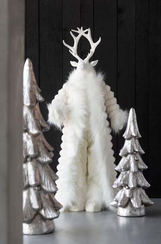 Figurine cerf debout avec manteau blanc 26x15x76cm