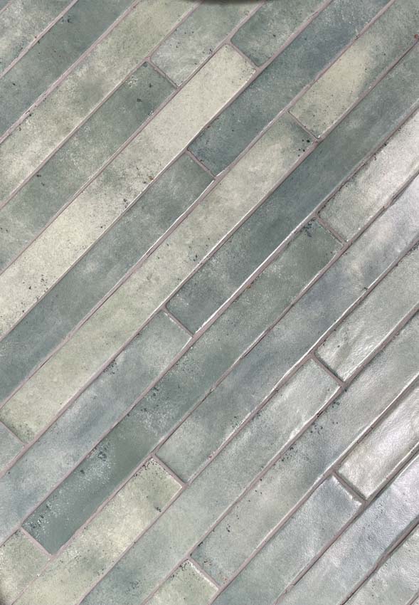 Carrelage de sol et mural Saona vert brillant 4,8x45cm