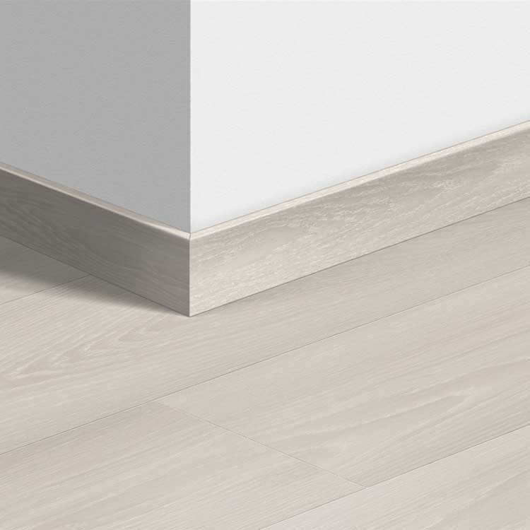 Standaardplint Quick-Step 58 x 12 x 2400 mm Premium eik wit