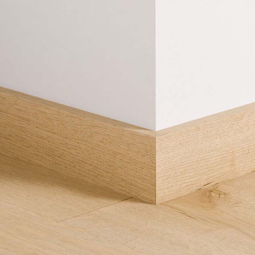 Plint Quick-Step waterbestendig amandelbruine eik 240x1,2x5,8cm