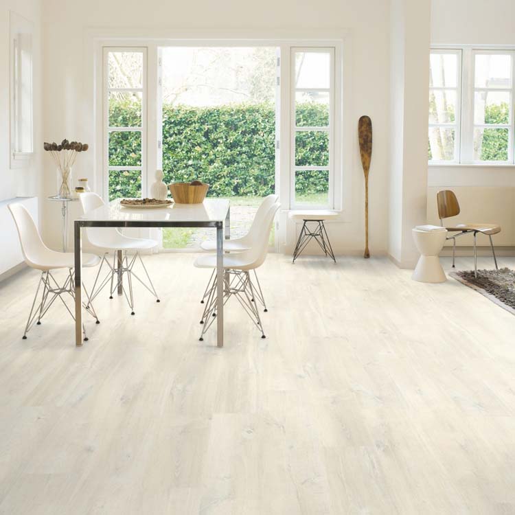Stratifié Quick-Step Creo 7mm chêne Charlotte blanc 120x19cm