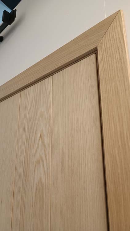 Porte intérieure complète Belves chêne plaqué 201,5x83cm structure alvéolaire réversible + châssis 16,5cm