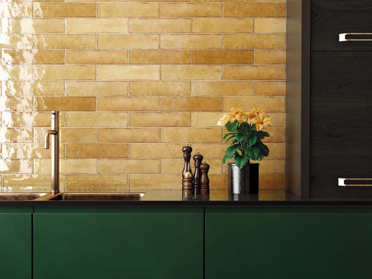 Wandtegel Beccy glanzend geel 6x24,5cm